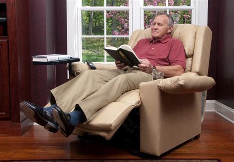 Benefits of Using a Lift Chair Recliner for Elderly People | West ...