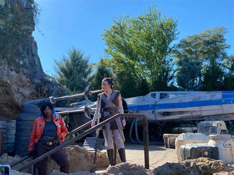 PHOTOS: Star Wars: Galaxy’s Edge Characters Appearing in More Locations ...