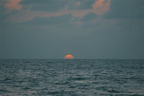 Seascape at Sunset · Free Stock Photo