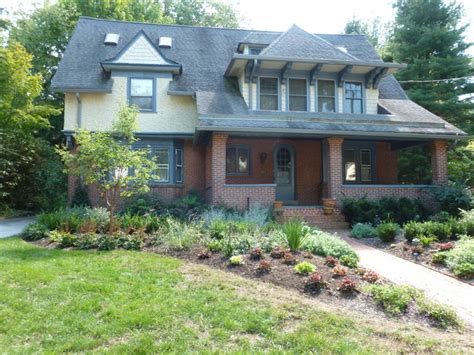 Craftsman style home landscape design in Merion Square - Craftsman ...