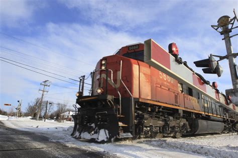 Canadian Railroad Earnings: What to Watch - WSJ