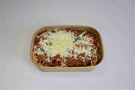 Spaghetti Bolognaise With Chunky, Homemade, Bolognaise Sauce - 400g ...