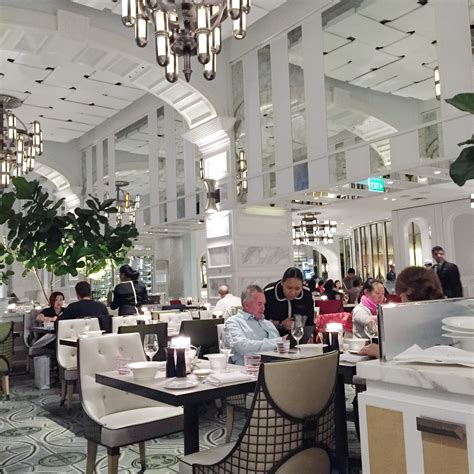 Dining at the Crown Conservatory | EMXRE