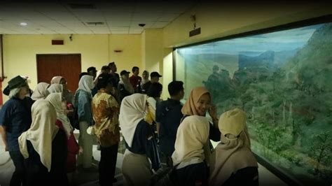 Wisata Museum Lubang Buaya, Museum Satriamandala, Dan Dufan – Krida ...