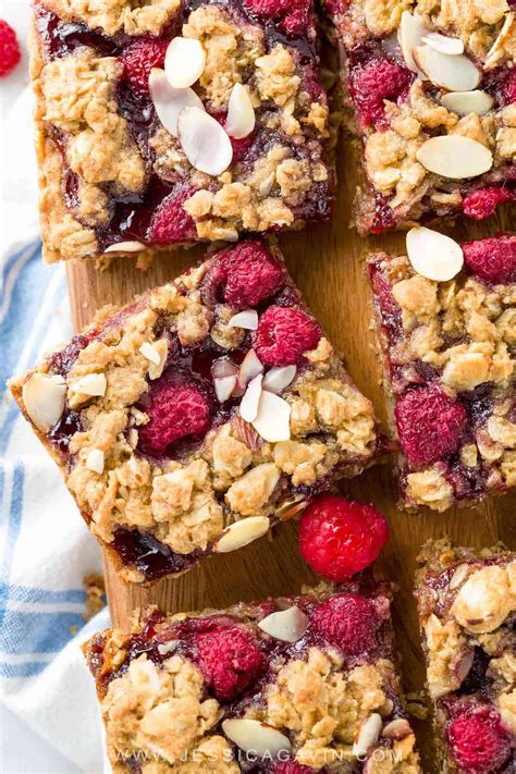 Homemade Raspberry Breakfast Bars | Jessica Gavin