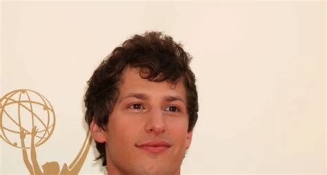 Andy Samberg Hilarious Golden Globes Acceptance Speech! - Fame10