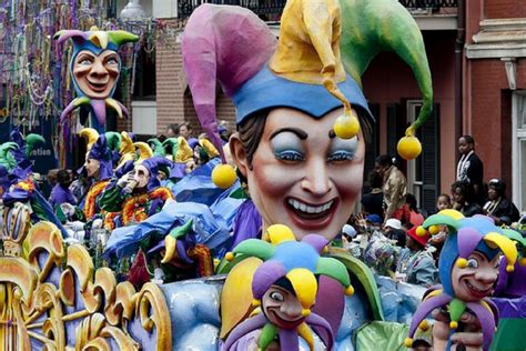 7 New Orleans Mardi Gras Traditions and Their History