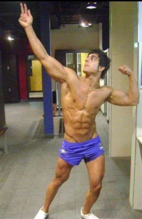 Zyzz Pose - Backstory and Tutorial