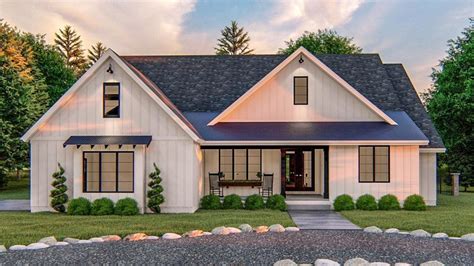 Single Level Farmhouse Floor Plans - floorplans.click