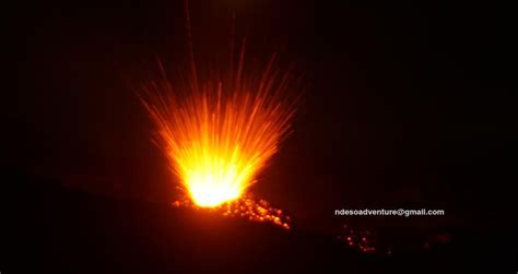 Mount Slamet (Gunung Slamet) Continue eruption with Mild Strombolian ...