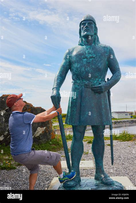 Bronze leif erikson statue hi-res stock photography and images - Alamy