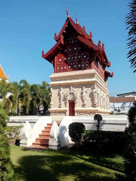 Wat Phra Singh - Easy Day - Thailand Tours