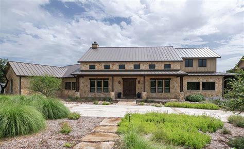 Warm and inviting Southwestern style home in Texas Hill Country