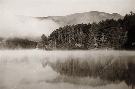 Fog over autumn lake — Stock Photo © rabbit75_dep #119670786