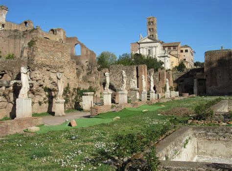 Must See Ancient Roman Ruins in Rome, Italy