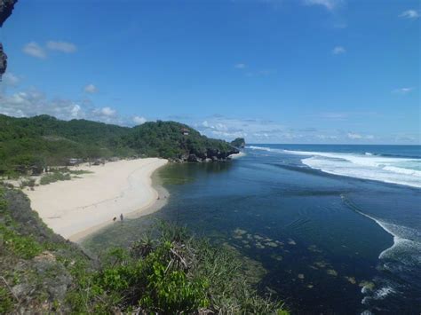 Indahnya Pantai Sundak Di Gunungkidul Yogyakarta