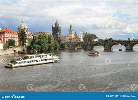 Charles Bridge and the Vltava River, Prague Editorial Photo - Image of ...