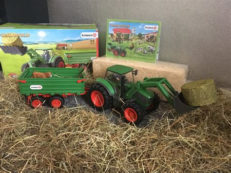 Schleich Farm World Tractor with Trailer - Beauty & The Prince