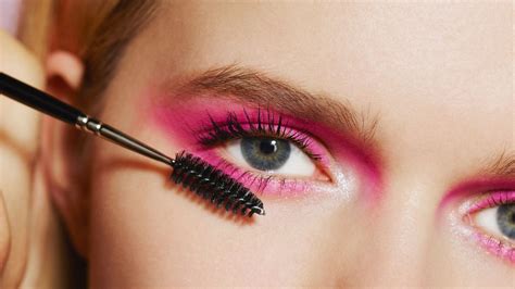 13 Celebrity-Inspired Pink Makeup Looks