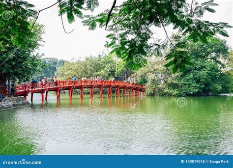 Hoan Kiem Lake and Den Ngoc Son Temple Bridge in Hanoi, Vietnam ...