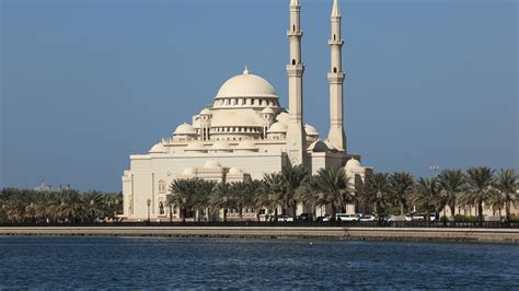 Hotels in Sharjah from $11 - Find Cheap Hotels with momondo