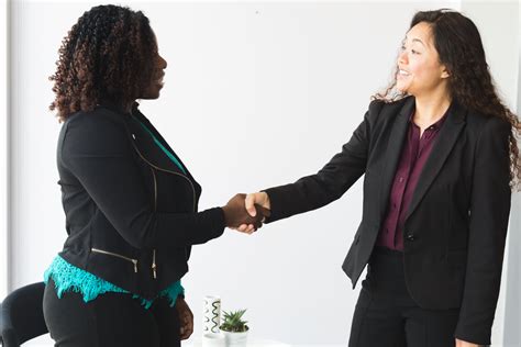 Picture of Business Women Handshake — Free Stock Photo