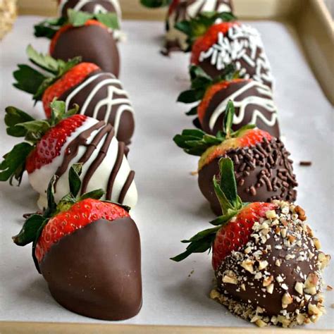 Decorated Chocolate Covered Strawberries | Shells Killer Bakery