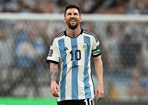 Boxer Alvarez fumes at Messi celebration video after beating Mexico ...