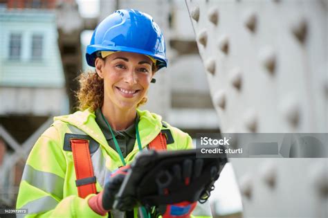 Female Civil Engineer Portrait Stock Photo - Download Image Now ...