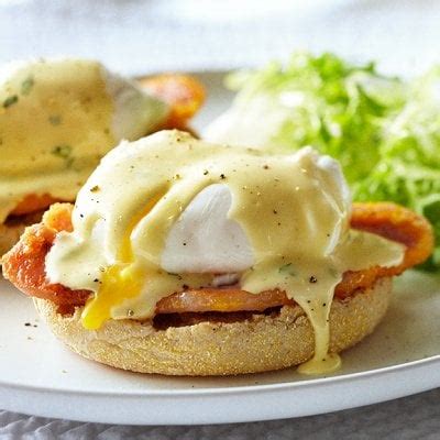 Easy eggs benedict recipe - Chatelaine.com