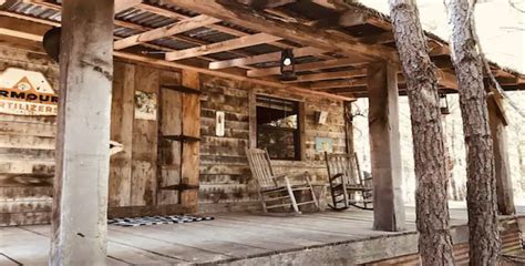 THESE RUSTIC CABINS ARE AVAILABLE FOR RENT! - Cabin Obsession