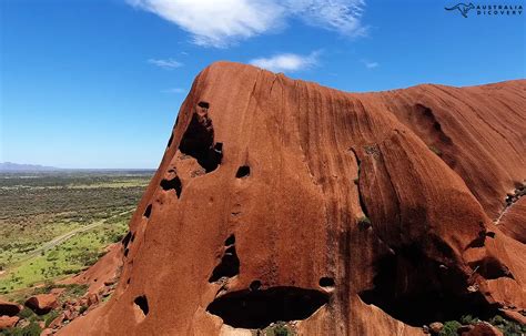 Travel Guide to Uluru, the Natural Wonder of Australia