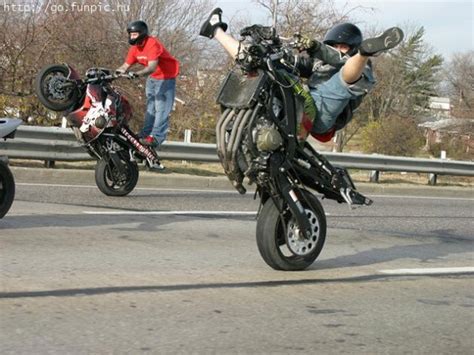 Most Amazing and Dangerous Bike Stunts by Riders ~ RACING STUNTS