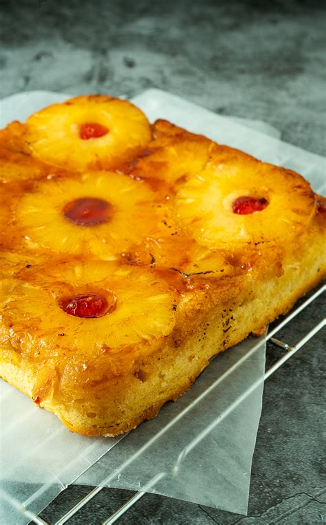 PINEAPPLE UPSIDE DOWN CAKE - Simpol