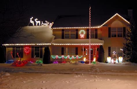 Before You Put Christmas Lights on Your Roof - Elite Remodeling Services