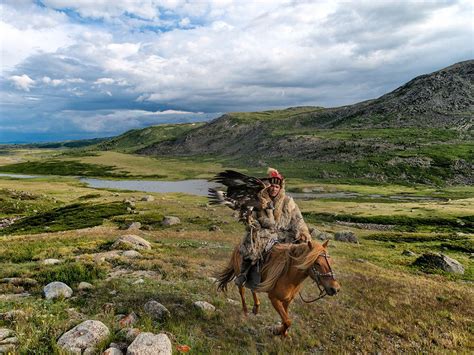 Eagle Hunter | National geographic photos, Eagle hunter, National ...