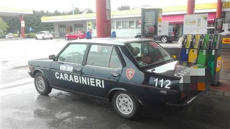 La polizia ferma la gazzella dei carabinieri - Quartamarcia