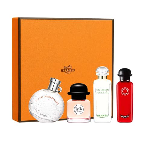 The 24 Best Perfume Gift Sets That Are Sure to Please | Who What Wear