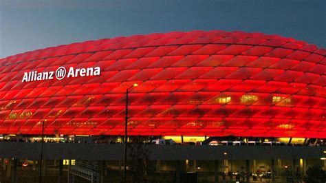 Kerry Kelly: Bayern Munich Stadium Size