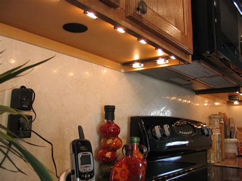 8 Ideas Of Best Under Cabinet LED Lighting for Your Kitchen Remodel ...