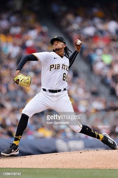 Pittsburgh Pirates relief pitcher Angel Perdomo delivers a pitch ...