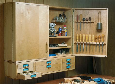 Wall-hung tool cabinet woodworking plan