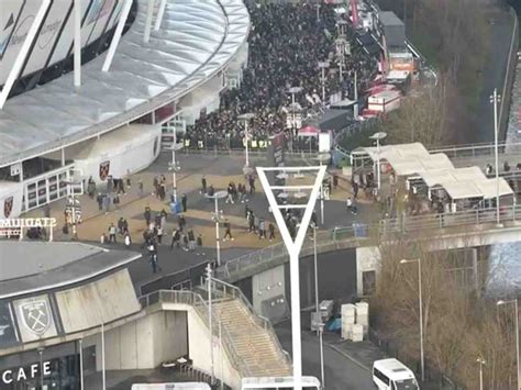 WATCH: West Ham fans leave the London Stadium at halftime after getting ...