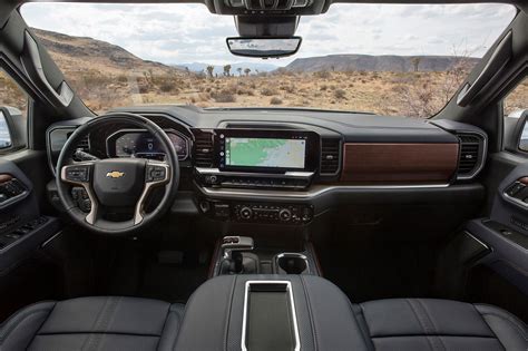 5 Big Changes in the 2022 Chevrolet Silverado Interior | Edmunds