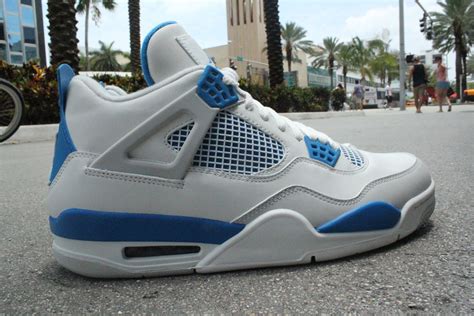 Air Jordan Retro 4 - Military Blue | Sole Collector