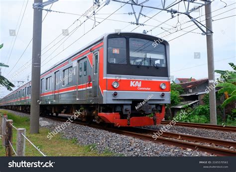 146 Kereta rel listrik Images, Stock Photos & Vectors | Shutterstock