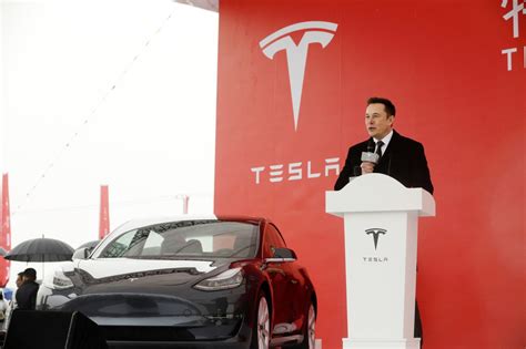 Elon Musk Set to Visit Tesla Unit in China This Weekend