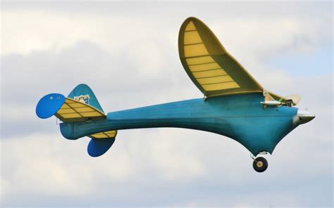 Vintage RC Goes Giant-Scale! – Model Airplane News