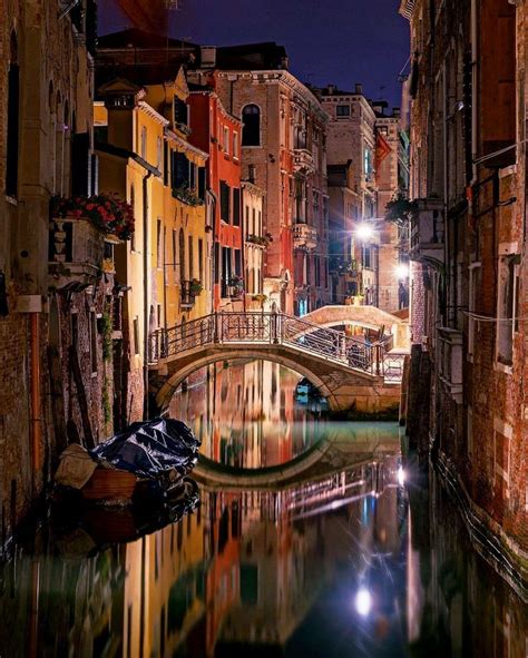 VENICE BY NIGHT | Venice photos, Venice italy photography, Italy ...