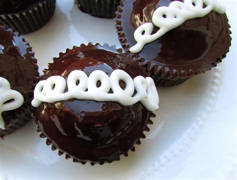 {RECIPE} Homemade Hostess Cupcakes | Catch My Party